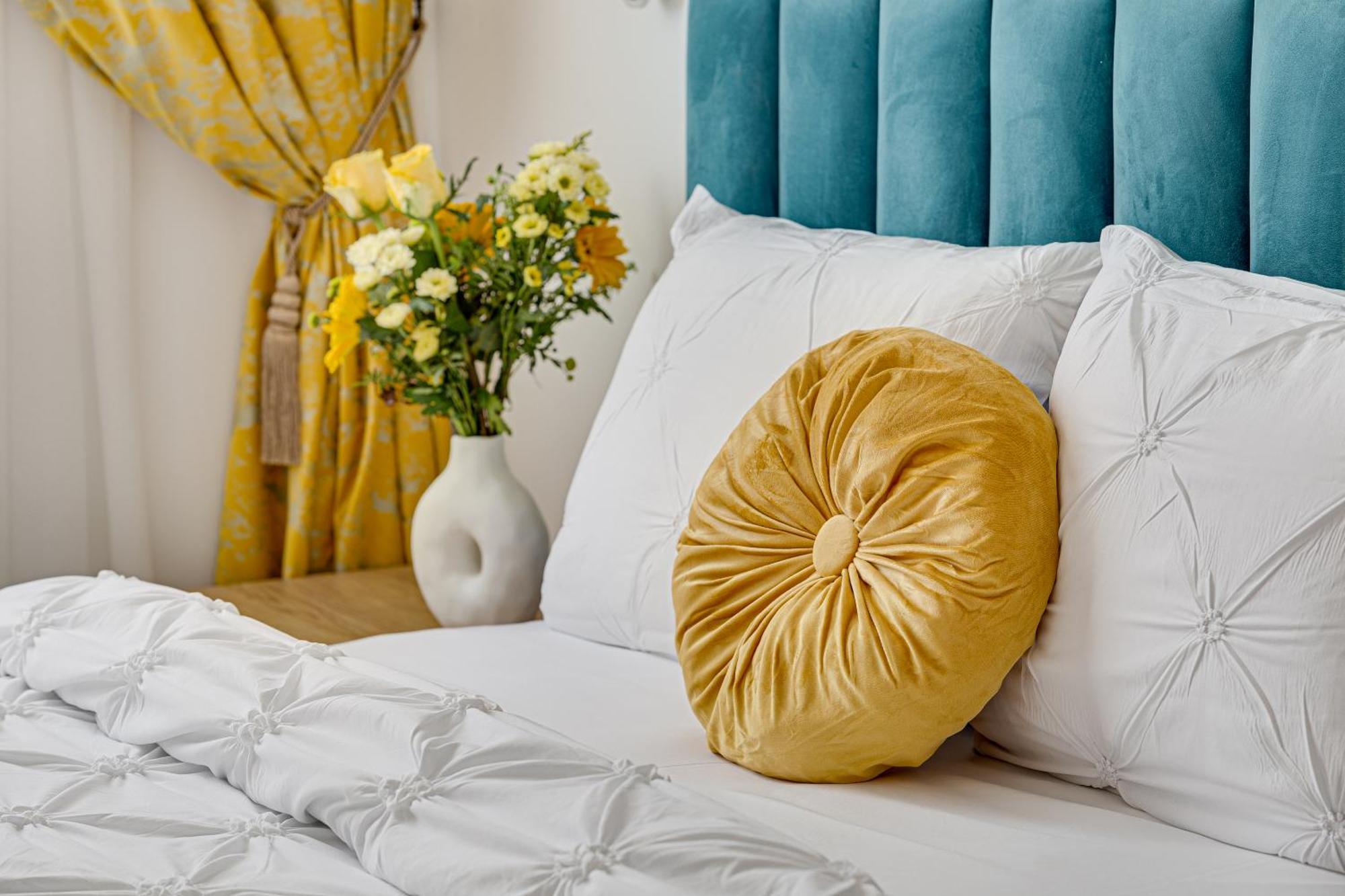 Apartment Ari Sunshine & Tiffany - Elegant With Balcony & Free Parking *